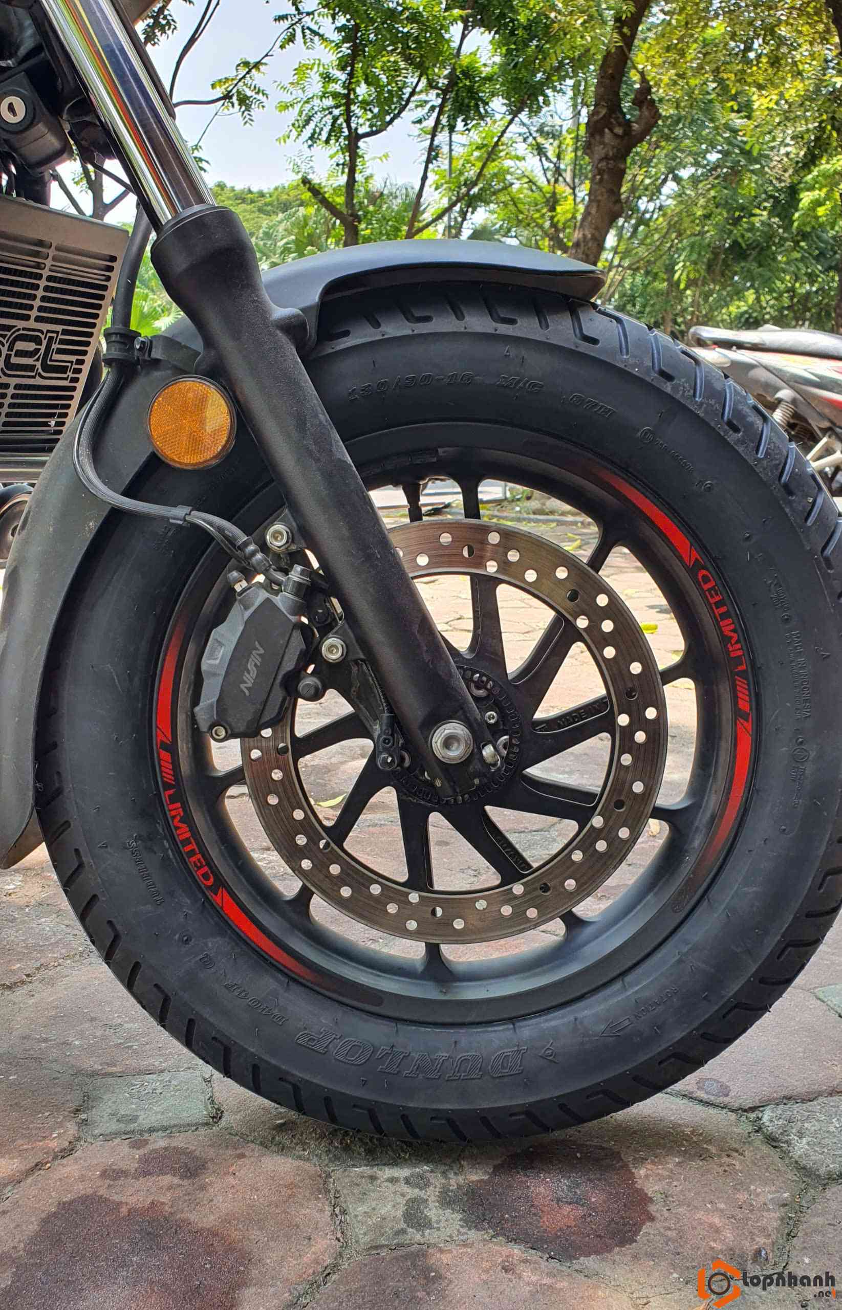 dunlop 130 90-16 D404 lop truoc rebel 300