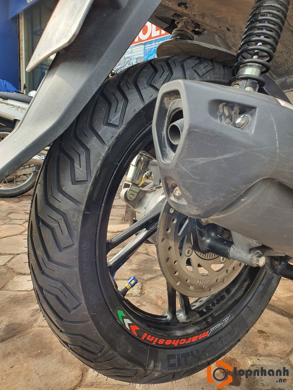 e8d37b1230adc8f391bc