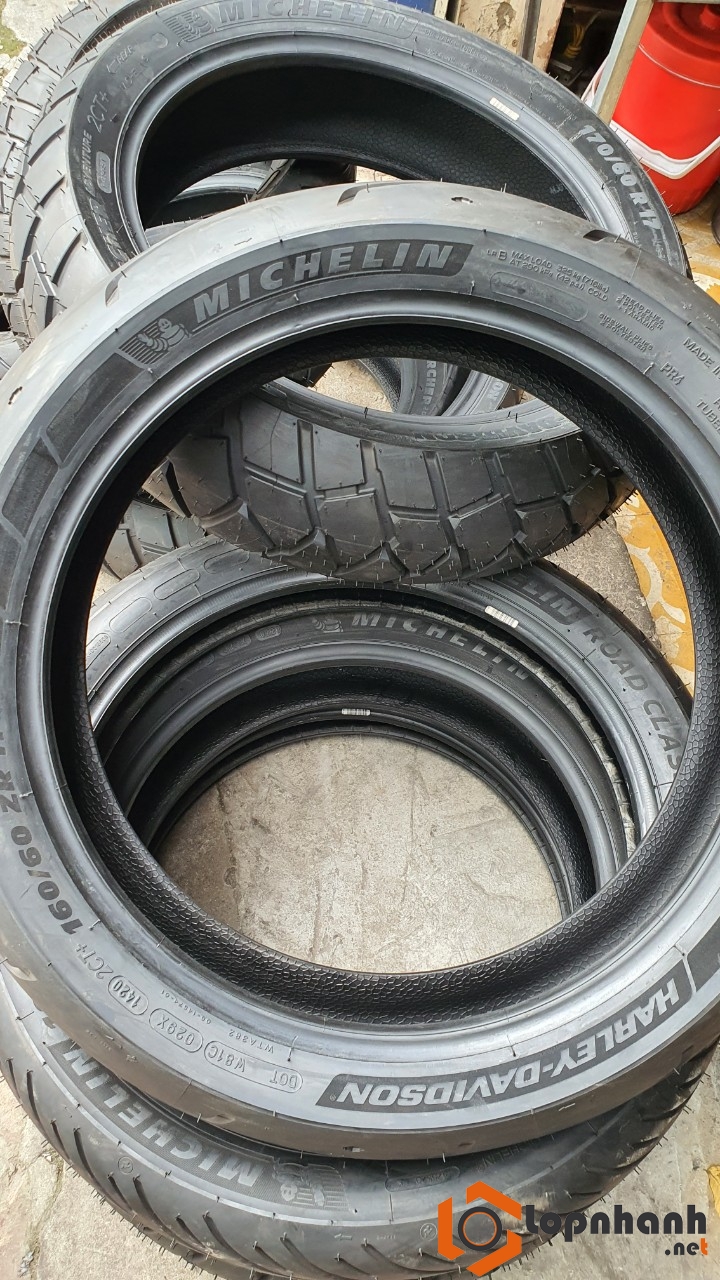 2b8399554791b8cfe180