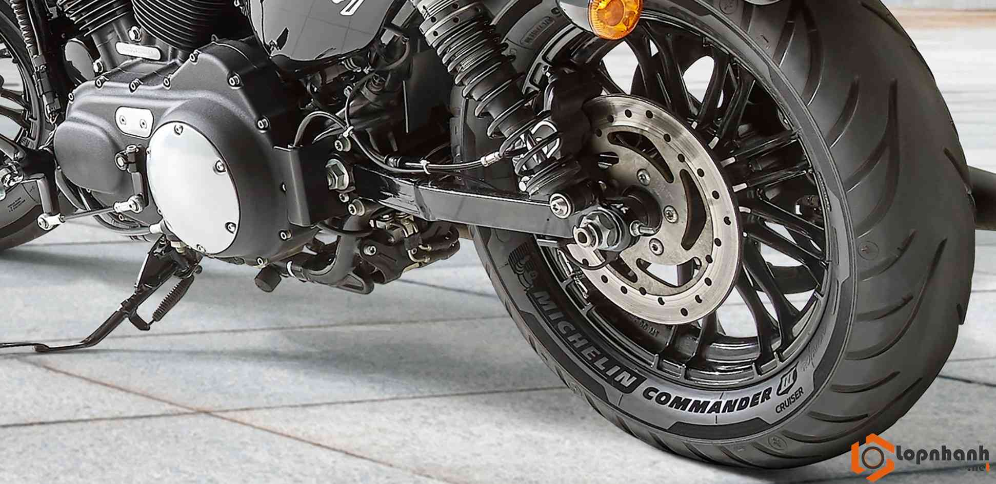 MICHELIN-Commander-III_04